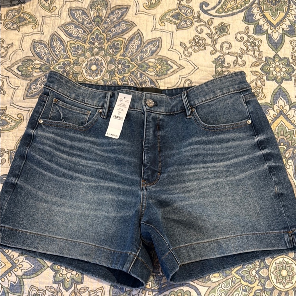 BNWT White House Black Market Blue Jean 5”Shorts-14